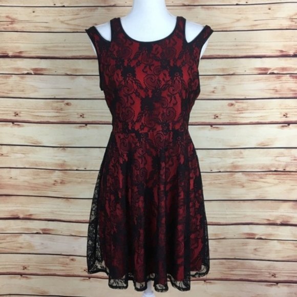 City Triangles Dresses & Skirts - City Triangles Lace Dress Keyhole Back Red Black